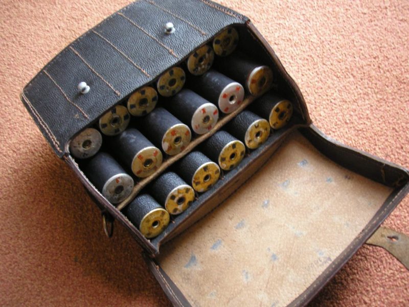 Фронтовой набор 26,5 мм пиропатронов в наплечной сумке