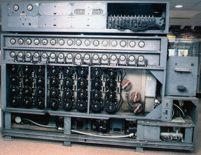 Фрагмент восстановленной американской версии криптоаналитической машины «Bombe»