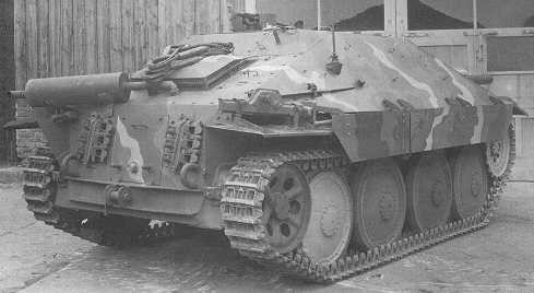 Огнеметный танк Flammpanzer 38(t) Hetzer, вид сзади