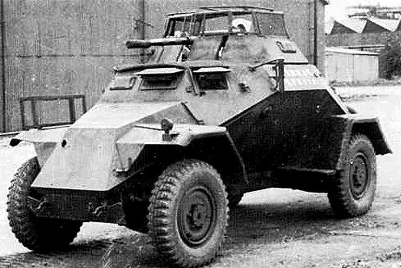 Легкий бронеавтомобиль Sd.Kfz.221
