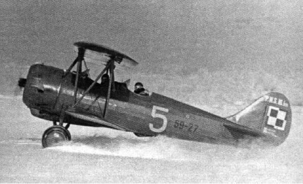 Учебно-тренировочный самолет PWS-16