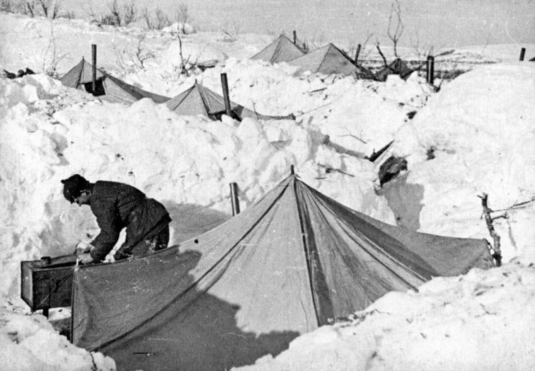 Зимний лагерь красноармейцев в Карелии. 1940 г.
