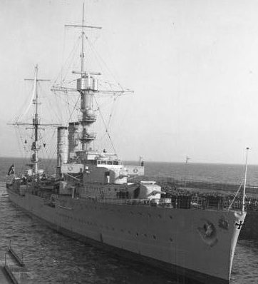 Корабельное орудие 15-cm/48 SK C/36 в одноорудийной башне на легком крейсере «Emden