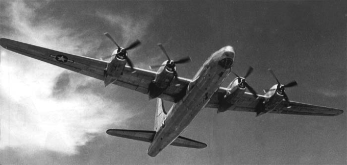 Бомбардировщик Consolidated B-32 Dominator