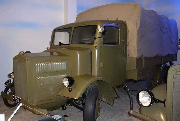 Бортовой грузовик Tatra 27-В
