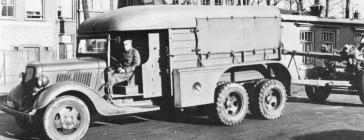 Легкий артиллерийский тягач Ford-DAF/Trado