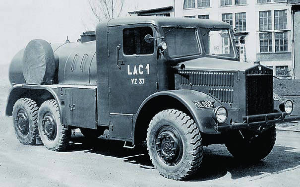 Топливозаправщик Tatra-85