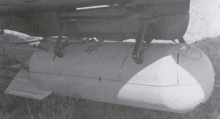 Контейнер (кассетная бомба) AB-250 на подвеске Fw-190