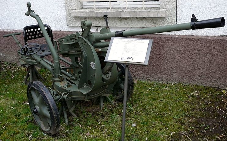 Одноствольная зенитная пушка Breda-20/65