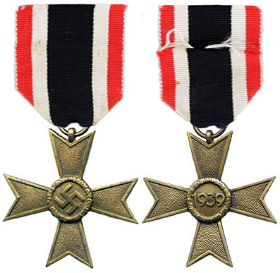 Аверс и реверс Креста военных заслуг 2 класса (Kriegsverdienstkreuz 2.Klasse).