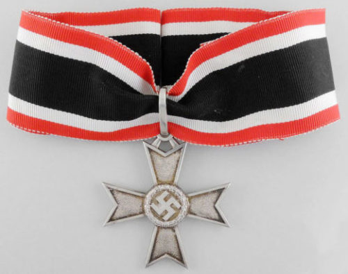 Рыцарский крест Креста военных заслуг (Ritterkreuz des Kriegsverdienstkeuzes).
