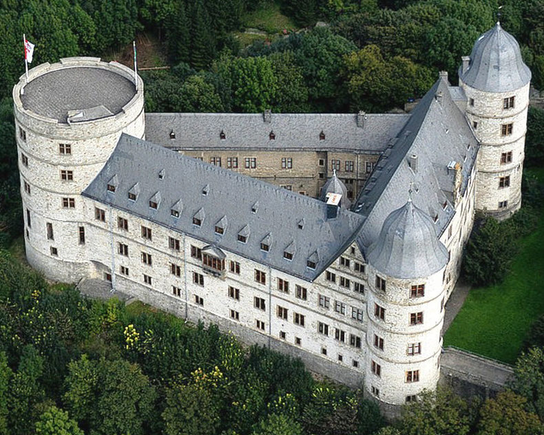 Общий вид замка Вевельсбург в наши дни