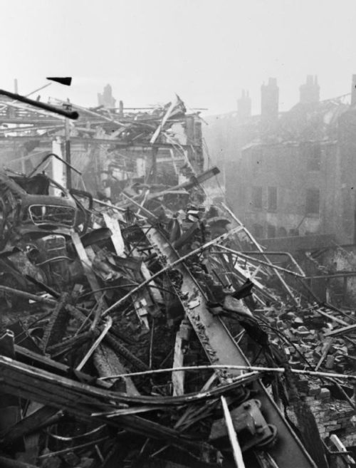 Улица в Бирмингеме после бомбардировки. 1940 г.