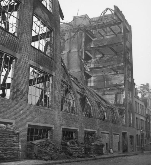 Стена фабричного здания. Бирмингем. 1940 г.