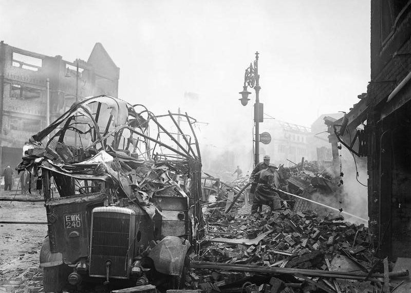 Останки автобуса в центре Ковентри. 15 ноября 1940 г.