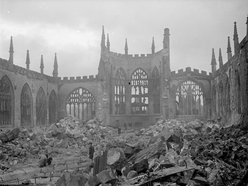 Руины собора в Ковентри. 15 ноября 1940 г.