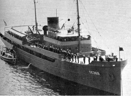 Командный десантный корабль «Williamsburg» (AGC-369)