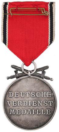 Реверс Немецкой медали за заслуги Ордена немецкого Орла в серебре с мечами.