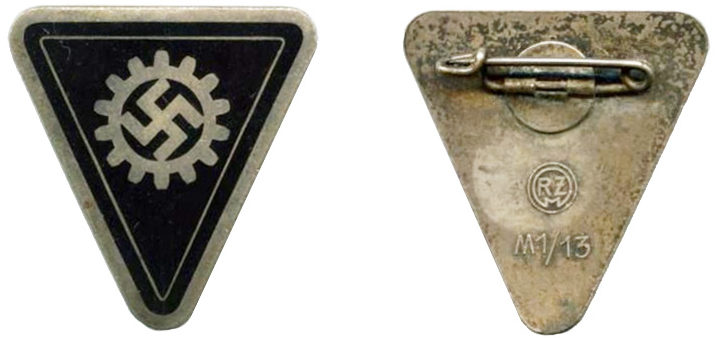Аверс и реверс знака DAF руководителя уровня округа периода 1933-1945 годов.