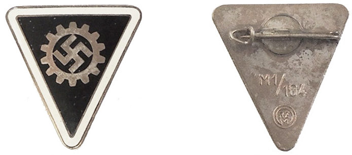 Аверс и реверс знака DAF персонала штаба округа периода 1933-1945 годов.