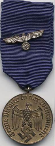 Аверс медали за 12 лет службы.