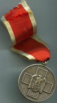 Аверс медали за заботу о немецком народе.