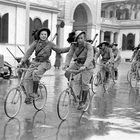 Снайперы на велосипедах. 1939 г.