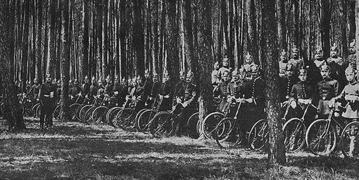 Отряд велосипедистов в Арденнах. 1914 г