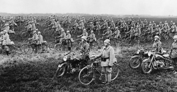 Велосипедный полк армии Нидерландов накануне немецкого вторжения. Апрель 1940 г.