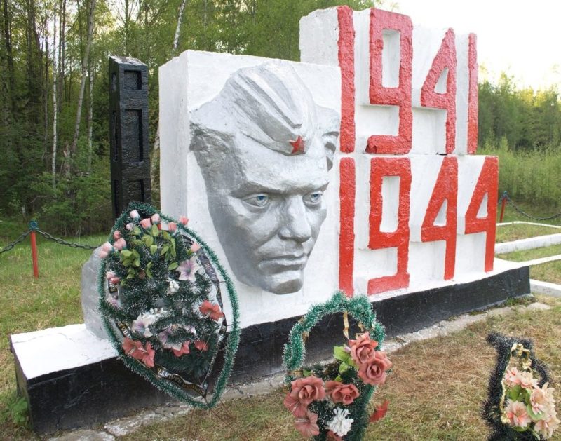 д. Жуковка-1 Лиозненского р-на. Монумент погибшим воинам