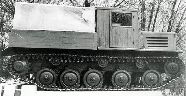 Средний артиллерийский тягач Я-12