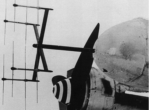 Антенна РЛС FuG-218 (Neptun) на самолете Ju-88G
