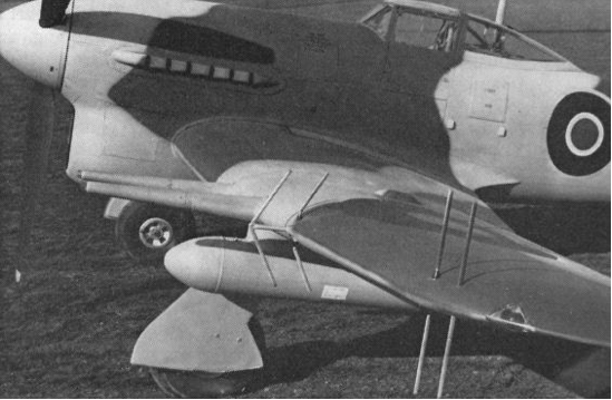 Антенны РЛС AI Mk-VI на крыле истребителя Hawker Typhoon