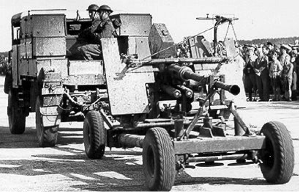 Артиллерийский тягач Bedford QLВ