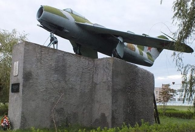 г. Пружаны. Памятник советским воинам, погибшим во время войны. 