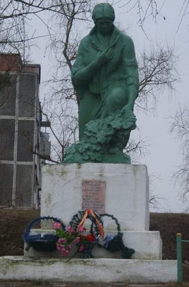 г. Любань. Памятник погибшим в войне