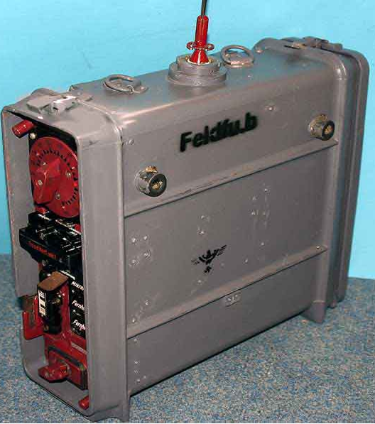 Радиостанция Feldfunksprecher (Feld. Fu)