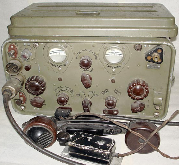 Радиостанция РБ-М-5 образца 1943 г. (пятиватная)