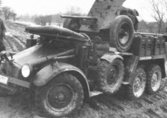САУ 3,7 PaK-35/36 auf Leichter Geländegängige Lastkraftwagen 1t.