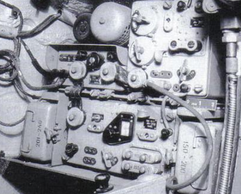 Радиостанция КРСТБ (Р-10) в танке КВ-1