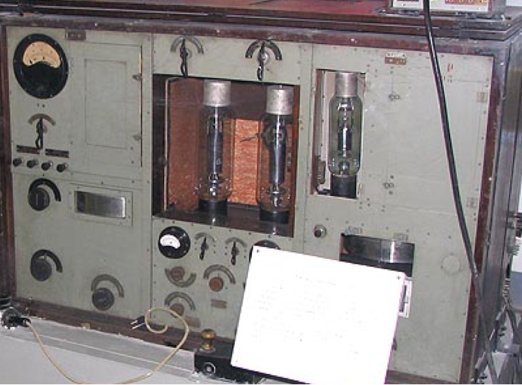 Передатчик 1000-КВ-1 из комплекта радиостанция 11-АК