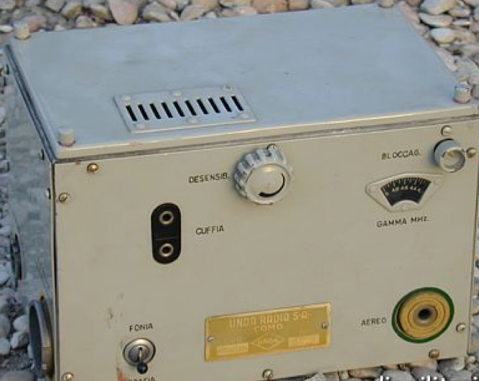 Авиационная радиостанция B. 30 mT