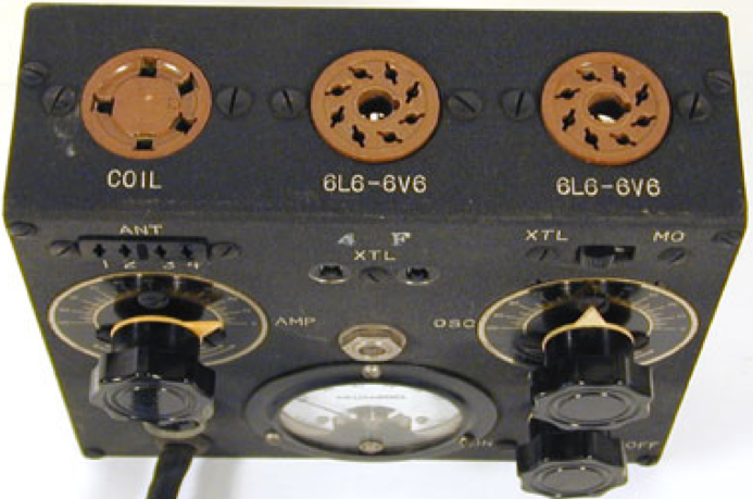 Комплект радиостанции: приемник, передатчик и блок питания