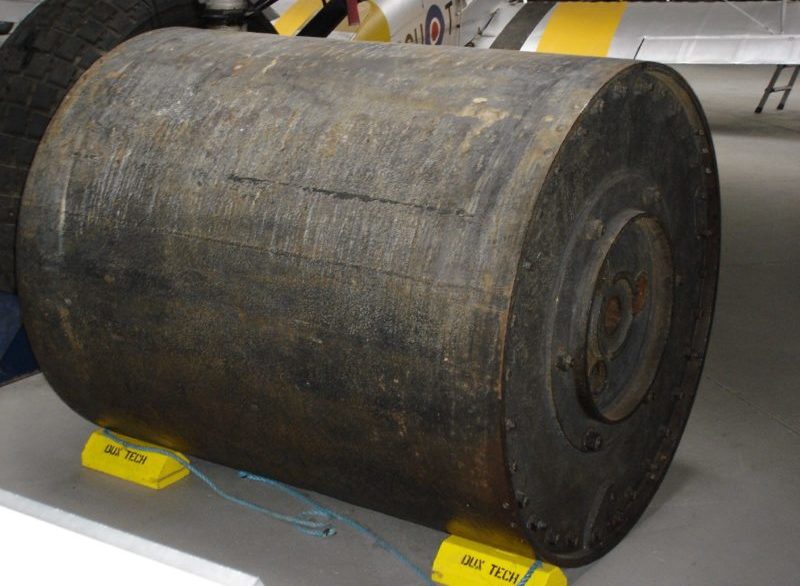 Макет «прыгающей» бомбы в военном музее Даксфорда