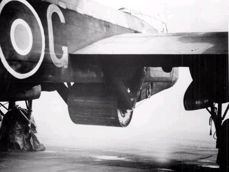 Бомба под «Avro Lancaster»