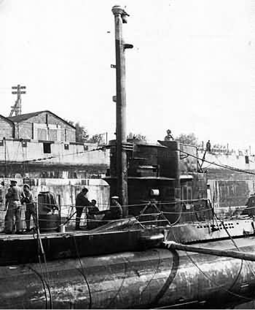 Подводная лодка «U-766» со шноркелем