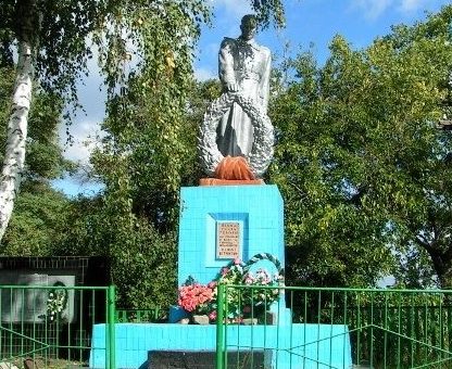 с. Боровая Змиевского р-на. Памятник на братской могиле