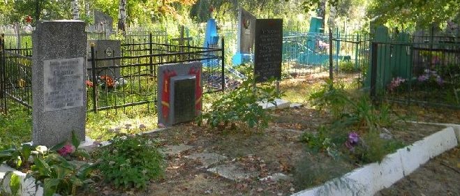 п. Старый Салтов Волчанского р-на. Братская могила на кладбище, в которой захоронено 75 воинов, погибших при освобождении поселка