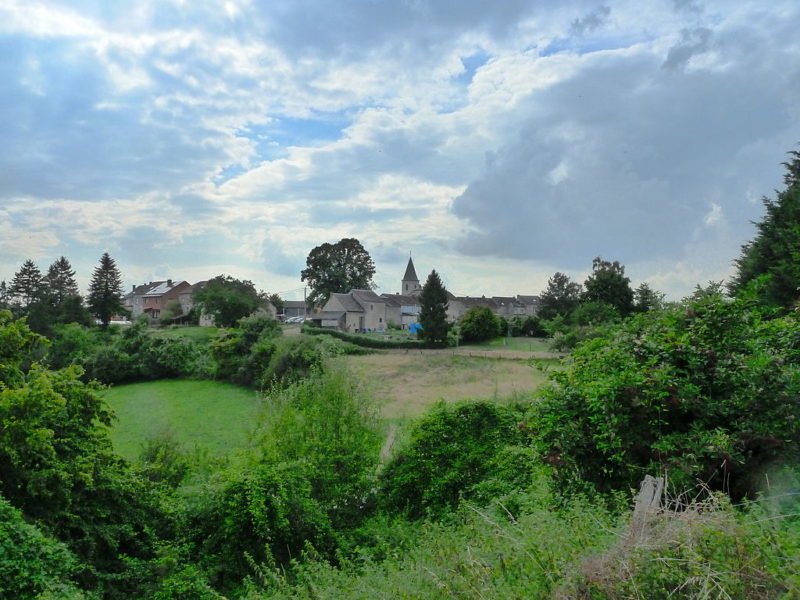 Вид на центр деревни Haut-The-Wastia.