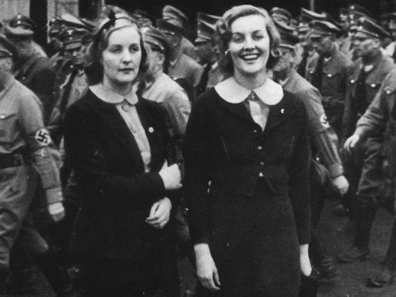 Юнити и Диана Митфорд на Нюрнбергском ралли. 1937 г.